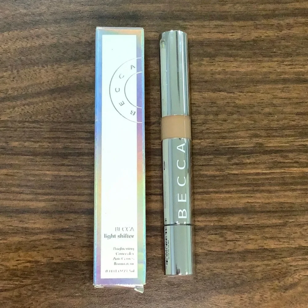 New, Becca Light Shifter Brightening Concealer METAMORPHIC 4